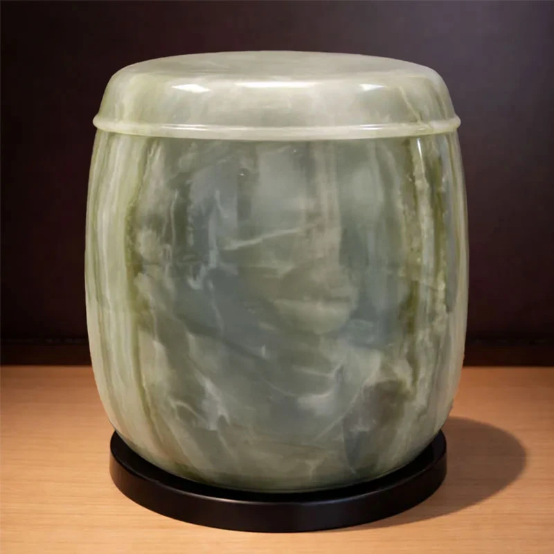 深色青玉骨灰罈實品-聖弘圖庫